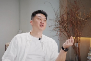 05年98-10大胜沙特!孙悦:下半场只丢4分 唐正东丢2罚被尤纳斯骂